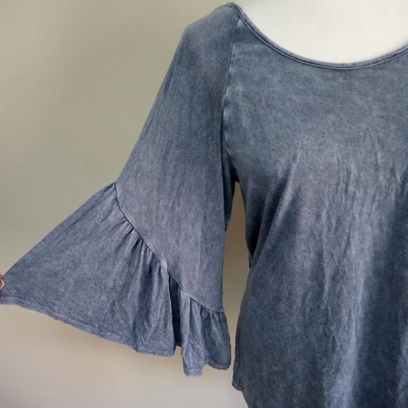 Open Back ruffle flare sleeve scoop neck gray top - Picture 2 of 6